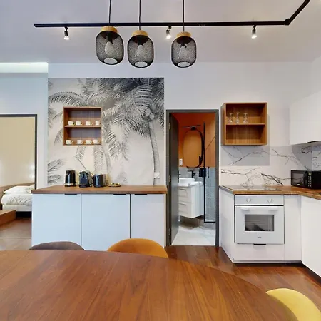 197 Tom - Superb In Apartment