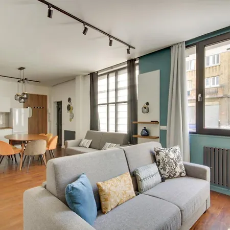 197 Tom - Superb In Apartment Paris