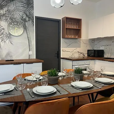 197 Tom - Superb In París